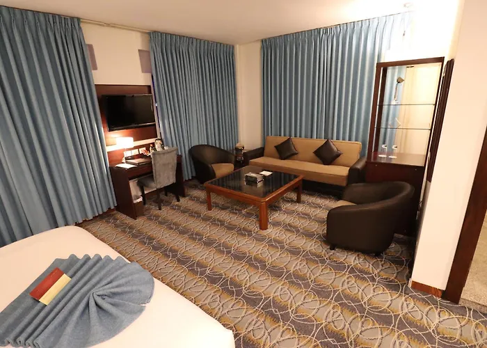 Larsa Hotel