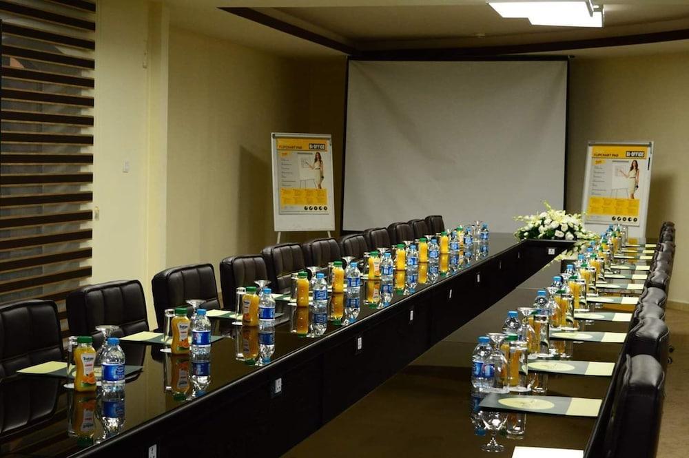 Hotel Larsa