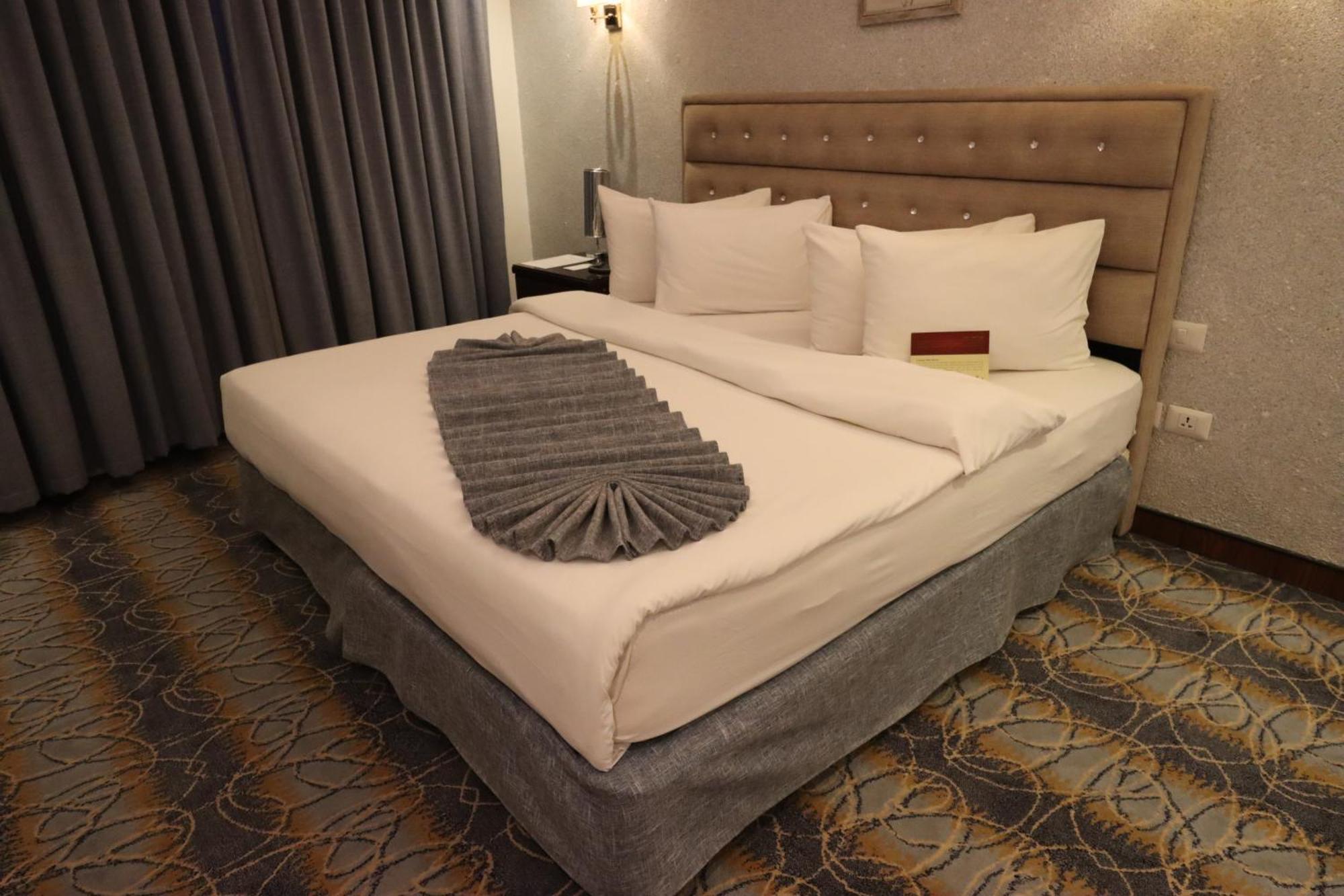Larsa Hotel 3*