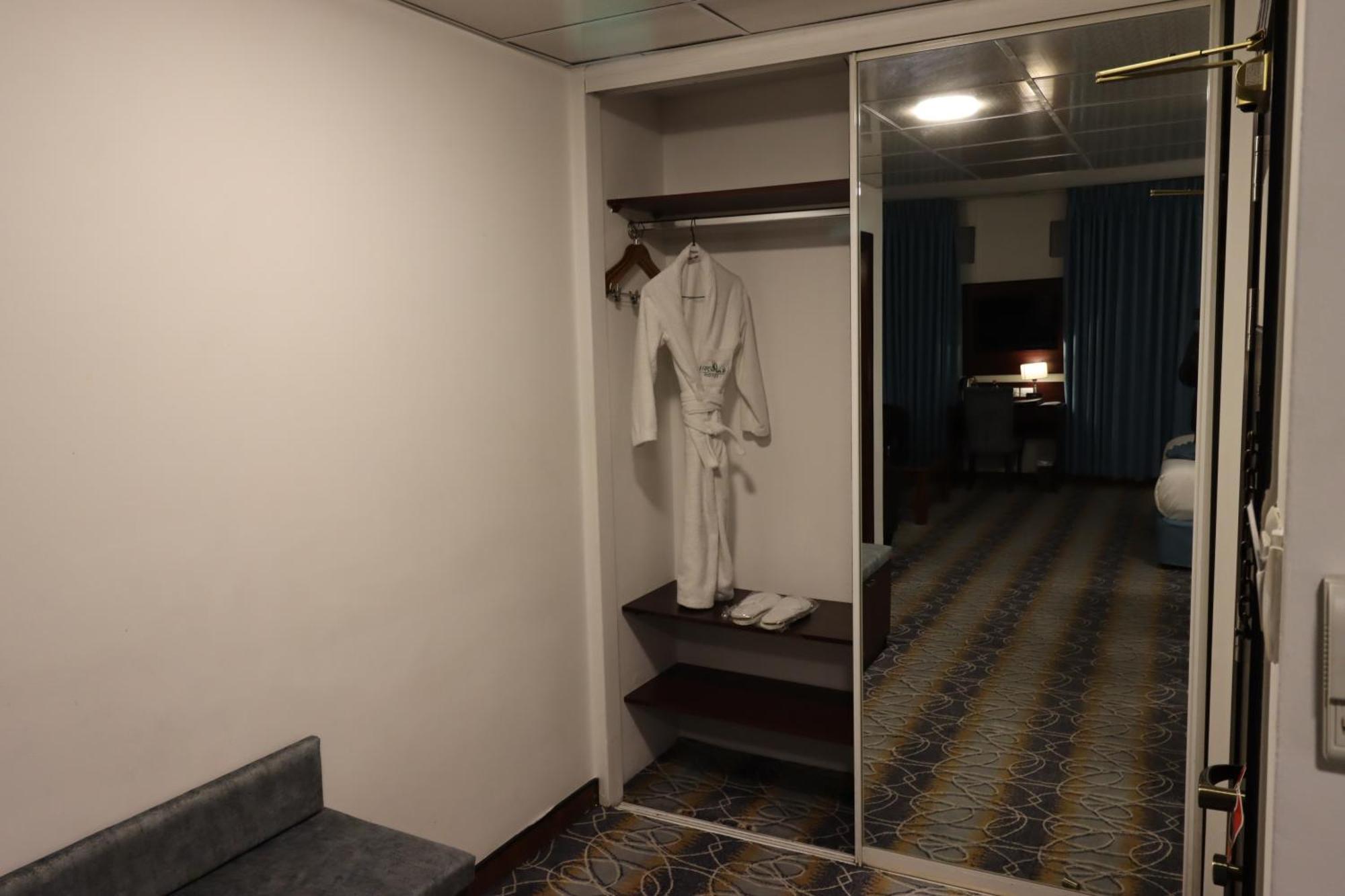 Hotel Larsa